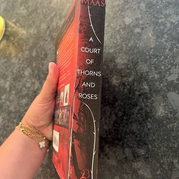 A court of thorns and roses by Sarah J Maas OOP edition ACOTAR Booktok fantasy - Picture 3 of 5